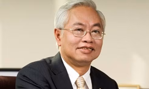Ông Trần Phương Bình, nguyên Tổng giám đốc Ngân hàng Đông Á người mới đây đã viết tâm thư bằng tay xin lỗi cổ đông, khách hàng và nhân viên. Ông Trần Phương Bình, nguyên Tổng giám đốc Ngân hàng Đông Á người mới đây đã viết tâm thư bằng tay xin lỗi cổ đông, khách hàng và nhân viên.