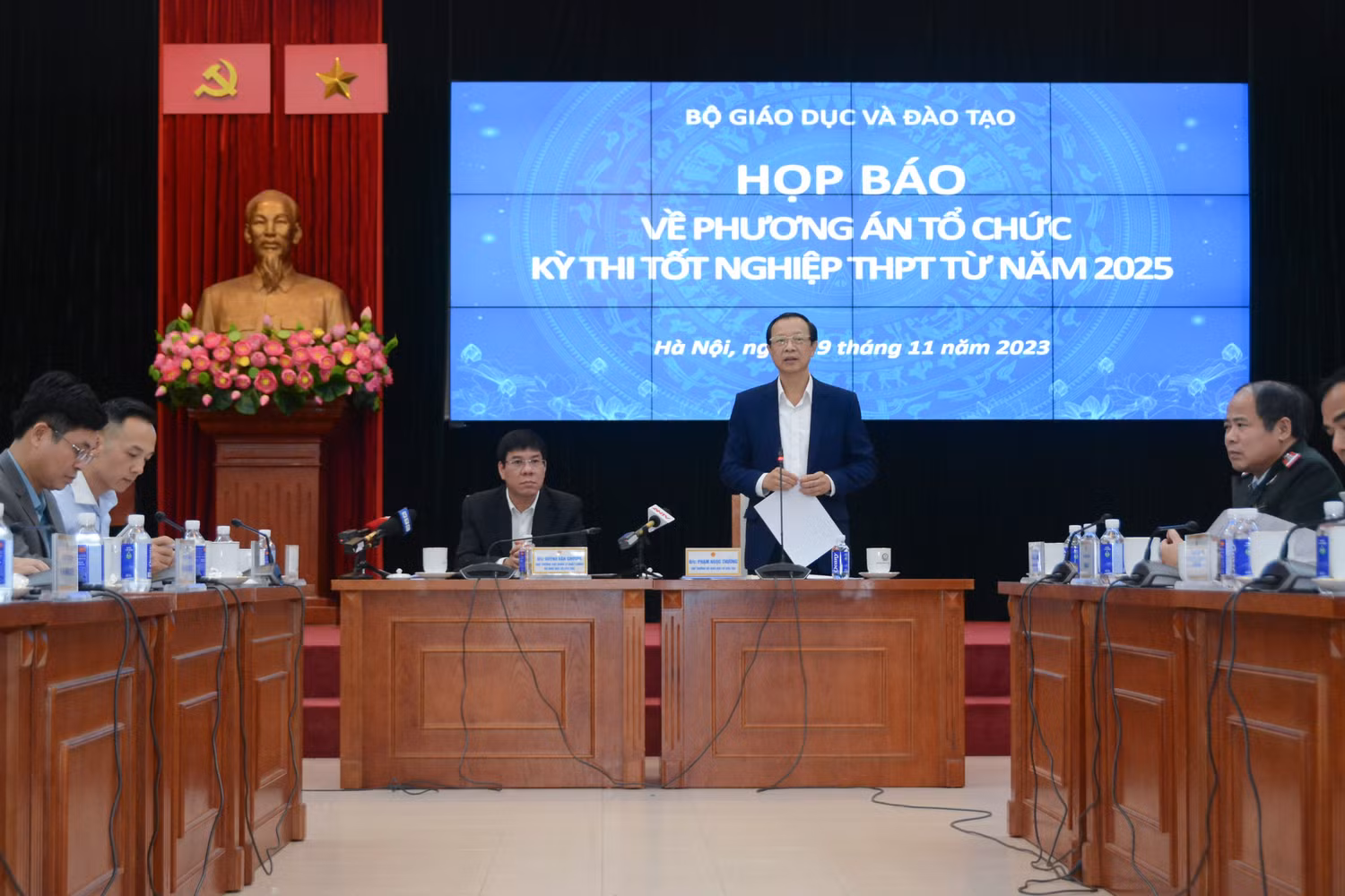 Toàn cảnh Họp báo công bố phương án tổ chức Kỳ thi tốt nghiệp trung học phổ thông từ năm 2025.