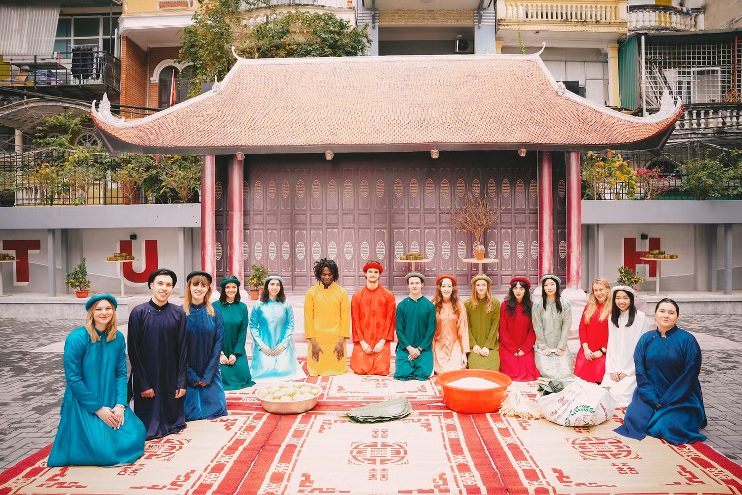 Sinh viên quốc tế tham gia Ngày hội Tết cổ truyền tại Trường Đại học Ngoại thương. Ảnh: NTCC. Sinh viên quốc tế tham gia Ngày hội Tết cổ truyền tại Trường Đại học Ngoại thương. Ảnh: NTCC.
