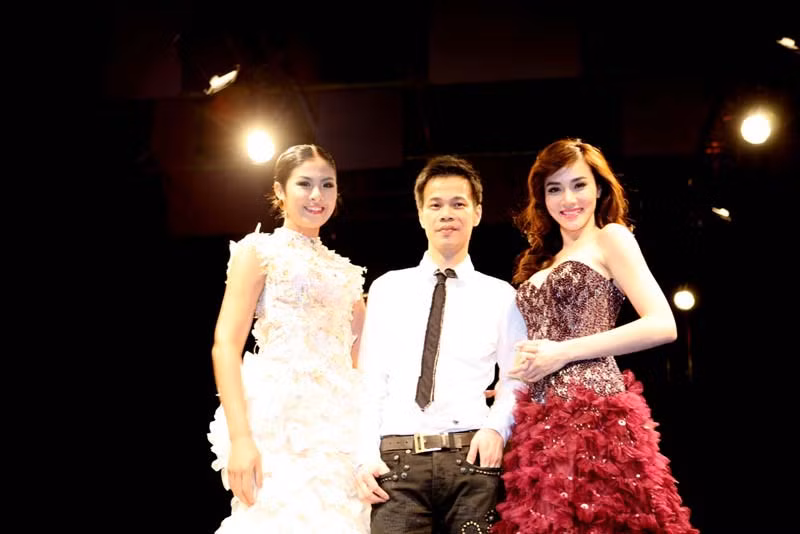 Trang Nhung, Ngọc Hân là 2 người mẫu được NTK Hoàng Hải tin tưởng giao trình diễn BST của mình.