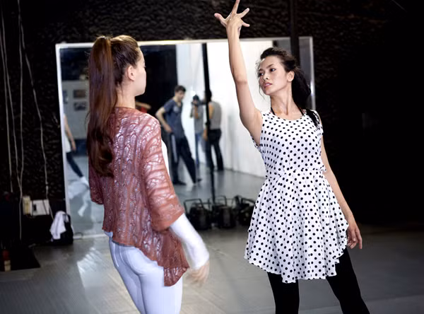 Free style trong khiêu vũ là bài nhảy sử dụng ngôn ngữ của tất cả các vũ điệu. Yếu tố 'mở' này đòi hỏi các thí sinh phải thể hiện sự sáng tạo để ghi điểm với các giám khảo. Trong mùa trước, quán quân Thu Minh từng thành công khi đưa âm nhạc, hình thái của điệu nhảy hip hop hiện đại vào, khiến tiết mục của cô đầy cuốn hút. (Theo Ngôi Sao)
