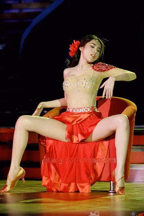 Tấm ảnh để đời của Thủy Tiên.