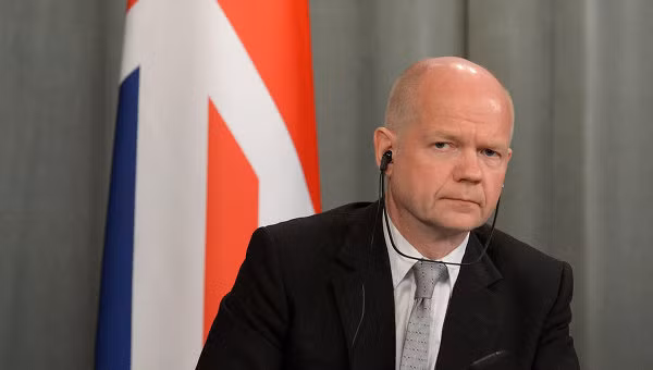 Ngoại trưởng Anh William Hague. Ngoại trưởng Anh William Hague.