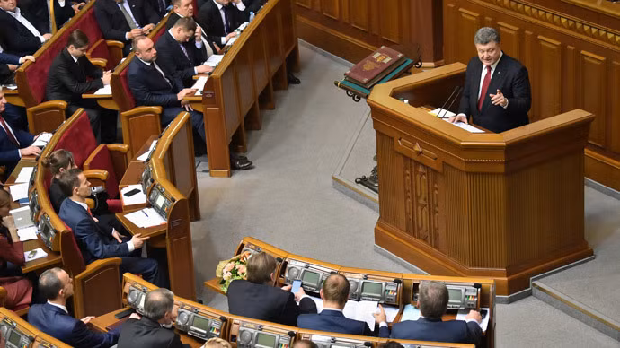 Ông Poroshenko đang mất niềm tin vào chính người dân của mình?