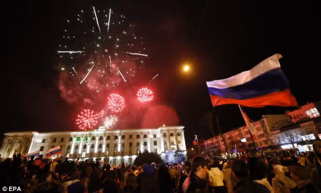 Tổng thống Nga Vladimir Putin cho biết, cuộc bầu cử là phù hợp với Hiến pháp Ukraine và Hiến chương LHQ.