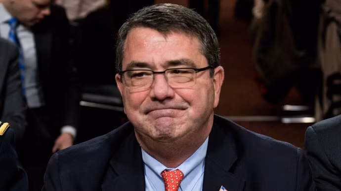 Ashton Carter là người thứ ba có tên trong danh sách đề cử của ông Obama. Hai ứng cử viên khác cũng đã tuyên bố rút lui. Ashton Carter là người thứ ba có tên trong danh sách đề cử của ông Obama. Hai ứng cử viên khác cũng đã tuyên bố rút lui.
