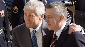 Bộ trưởng Quốc phòng Ba Lan Tomasz Siemoniak (phải) và người đông cấp Mỹ Chuck Hagel. Bộ trưởng Quốc phòng Ba Lan Tomasz Siemoniak (phải) và người đông cấp Mỹ Chuck Hagel.