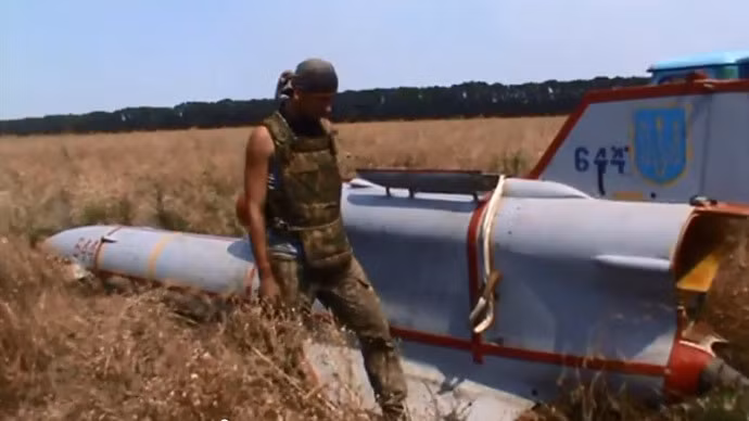 Xác chiếc UAV Liên Xô của quân đội Ukraine. Xác chiếc UAV Liên Xô của quân đội Ukraine.