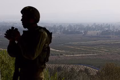 Binh sĩ Israel trên Cao nguyên Golan. Binh sĩ Israel trên Cao nguyên Golan.