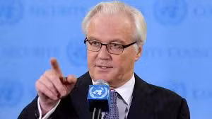 Đại sứ Nga Vitaly Churkin đã cảnh báo về hậu quả thảm khốc nếu các hoạt động quân sự chống người biểu tình ly khai không dừng lại. Đại sứ Nga Vitaly Churkin đã cảnh báo về hậu quả thảm khốc nếu các hoạt động quân sự chống người biểu tình ly khai không dừng lại.