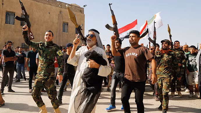 Quân đội Iraq thể hiện quyết tâm chống lại các chiến binh Hồi giáo cực đoan. Quân đội Iraq thể hiện quyết tâm chống lại các chiến binh Hồi giáo cực đoan.