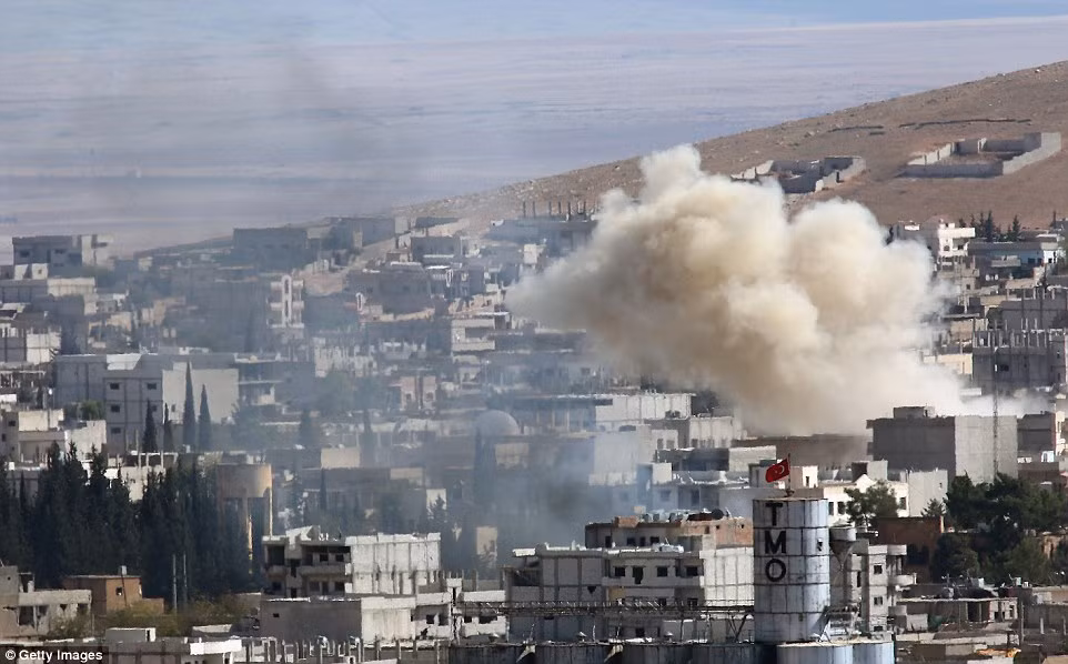 Tổng thống Thổ Nhĩ Kỳ Recep Erdogan hôm qua tuyên bố rằng Kobani sắp thất thủ và không kích là không đủ để buộc những kẻ khủng bố phải từ bỏ mục tiêu này.