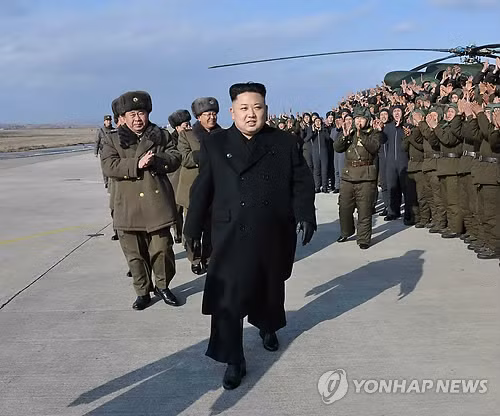 Kim Jong-un thăm Đơn vị 323, đơn vị lính bắn tỉa hôm 28/1/2014.
