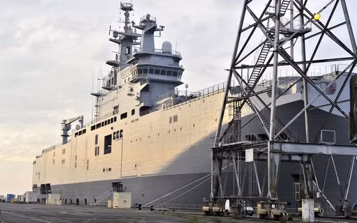 Tàu Mistral Pháp đóng cho Nga vẫn không thể bàn giao vì áp lực của Mỹ.
