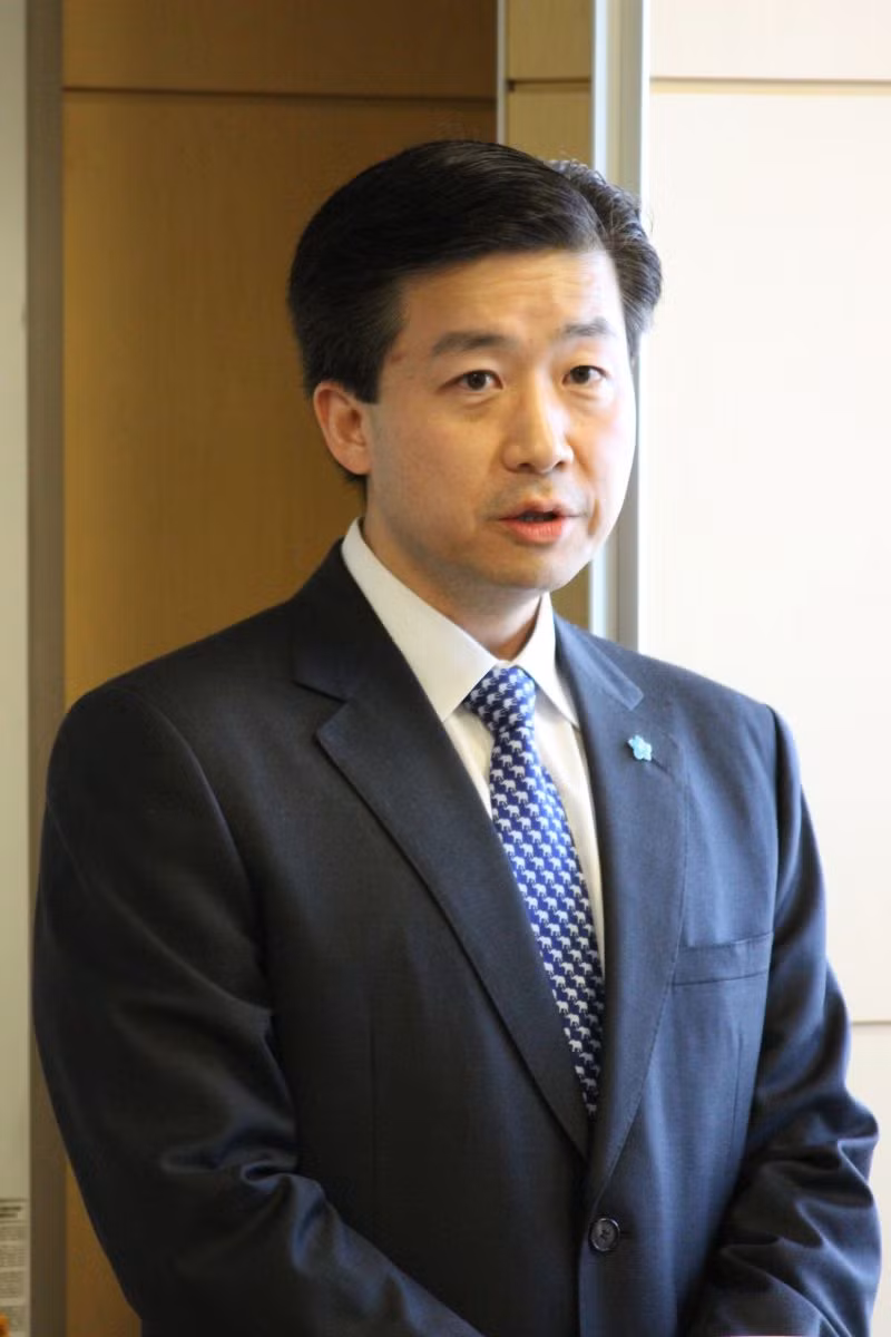 Giáo sư Lee Sung-yoon Giáo sư Lee Sung-yoon