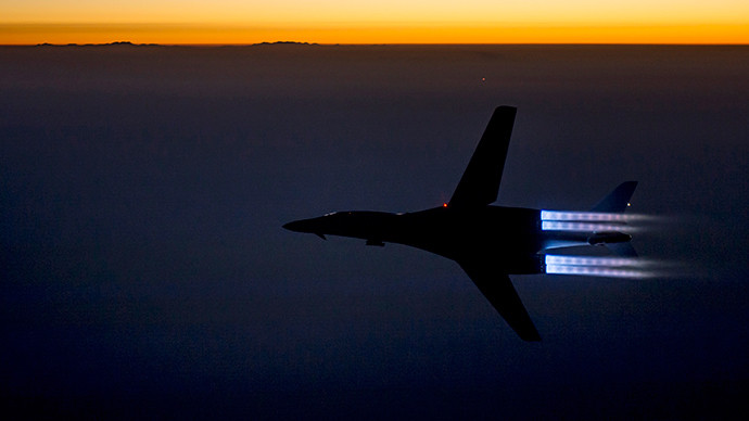 B-1B Lancer của Không quân Mỹ không kích khủng bố IS tại Iraq. B-1B Lancer của Không quân Mỹ không kích khủng bố IS tại Iraq.