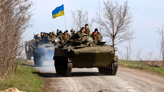 Quân đội Ukraine vẫn hoạt động chống khủng bố ở phía Đông bất chấp thỏa thuận quốc tế. Quân đội Ukraine vẫn hoạt động chống khủng bố ở phía Đông bất chấp thỏa thuận quốc tế.