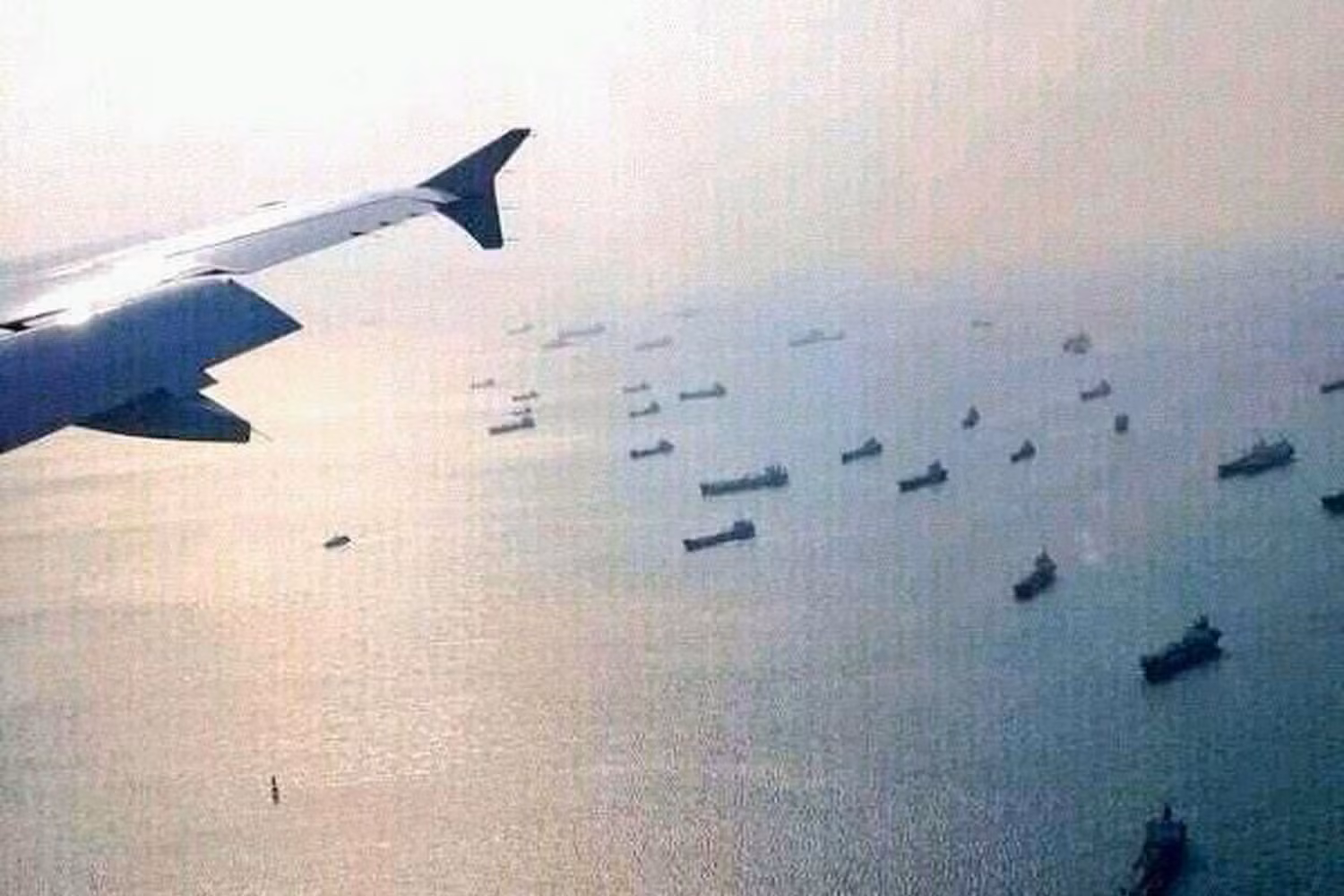 Lực lượng của hơn 10 quốc gia đã được huy động tìm kiếm chiếc máy bay mất tích.