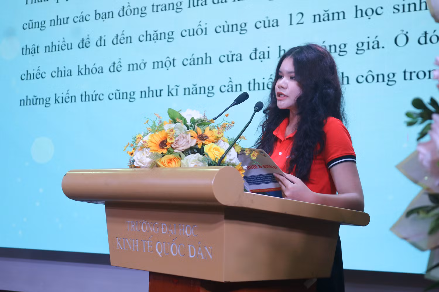 Lê Châu Anh - Tân sinh viên khóa 2, chuyên ngành Tài chính và Quản lý chương trình cử nhân Quốc tế liên kết giữa Đại học La Trobe và Đại học Kinh tế quốc dân Lê Châu Anh - Tân sinh viên khóa 2, chuyên ngành Tài chính và Quản lý chương trình cử nhân Quốc tế liên kết giữa Đại học La Trobe và Đại học Kinh tế quốc dân