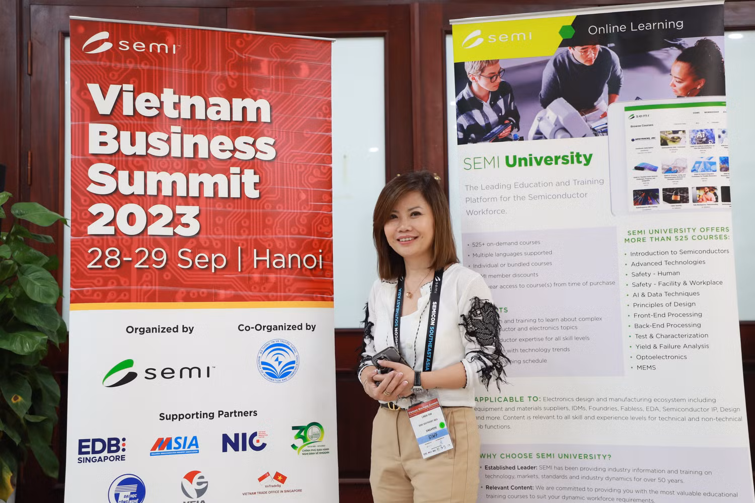 Bà Linda Tan, Chủ tịch SEMI Đông Nam Á đánh giá ngành công nghiệp bán dẫn của Việt Nam đang trên đà phát triển Bà Linda Tan, Chủ tịch SEMI Đông Nam Á đánh giá ngành công nghiệp bán dẫn của Việt Nam đang trên đà phát triển