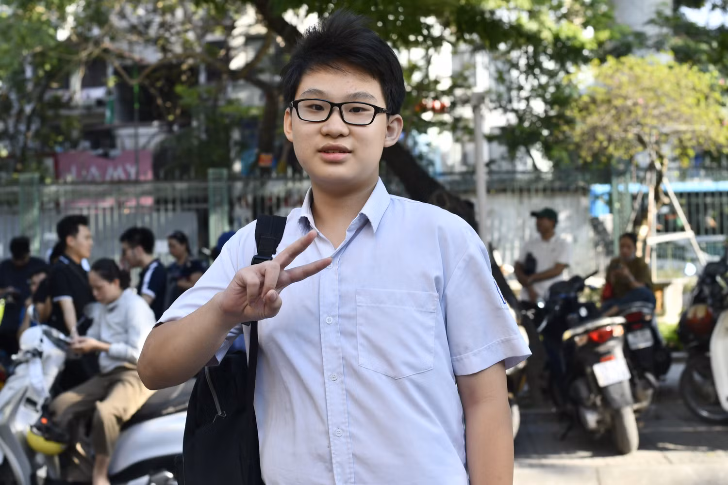 Em Phạm Minh Hiếu học sinh Trường trung học cơ sở Tân Định tham gia thi môn Toán chuyên. Em Phạm Minh Hiếu học sinh Trường trung học cơ sở Tân Định tham gia thi môn Toán chuyên.
