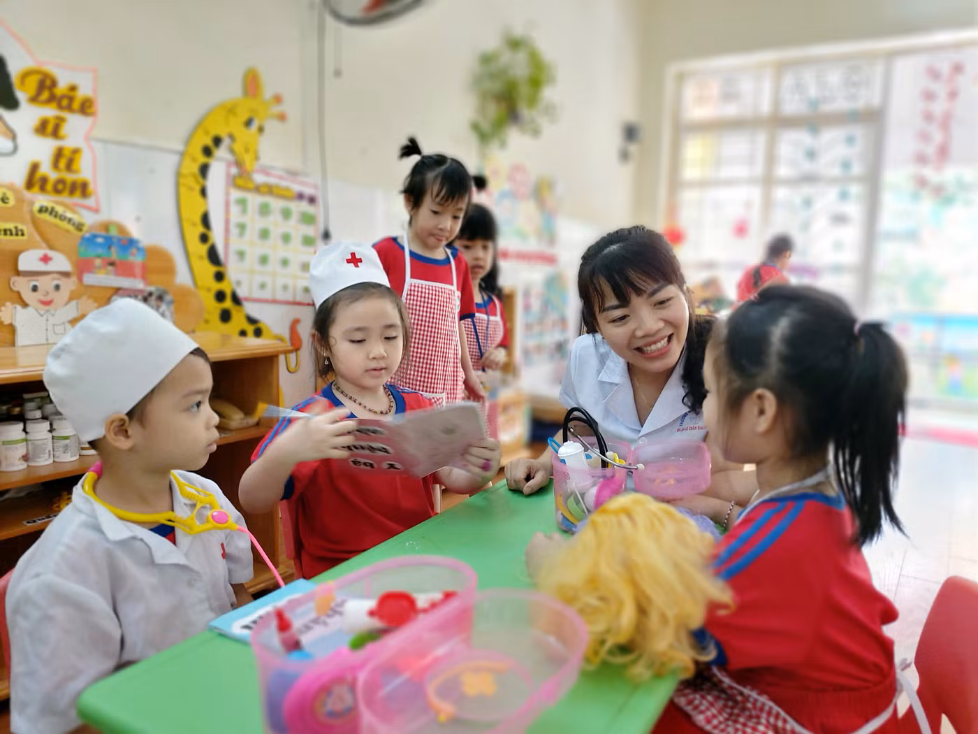 Nhà trường xây dựng môi trường giáo dục lấy trẻ làm trung tâm (Ảnh: Lã Tiến)