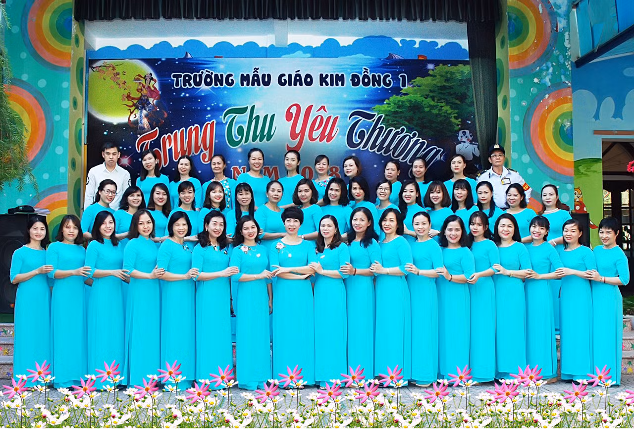 Đội ngũ cán bộ, giáo viên và nhân viên nhà trường giỏi chuyên môn, nghiệp vụ, đáp ứng yêu cầu dạy học (Ảnh: CTV)