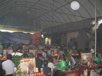 Nhiều nạn nhân sau khi mất tiền oan cho các trung tâm áp vong đã nghiệm ra rằng, áp vong chỉ là một trò lừa đảo