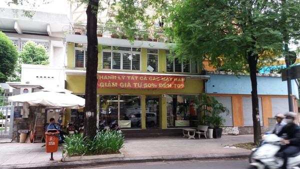 Do chính quyền chưa thực hiện đúng quy định pháp luật và trước sức ép của cơ quan chức năng và doanh nghiệp, việc kinh doanh của gia đình ông Thanh đã bị ảnh hưởng nghiêm trọng. Ảnh: Duy Phong. Do chính quyền chưa thực hiện đúng quy định pháp luật và trước sức ép của cơ quan chức năng và doanh nghiệp, việc kinh doanh của gia đình ông Thanh đã bị ảnh hưởng nghiêm trọng. Ảnh: Duy Phong.
