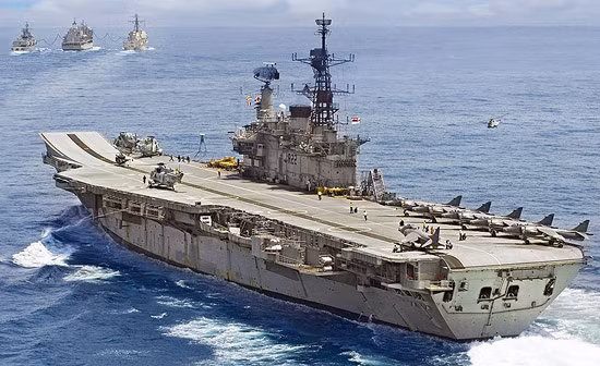 Biên đội tàu sân bay Viraat hiện có của Hải quân Ấn Độ.
