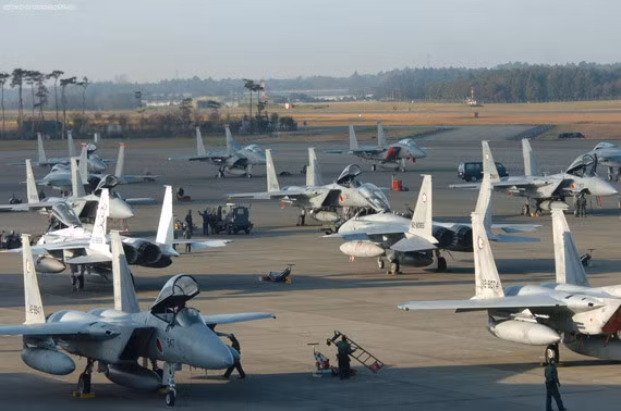 Dàn máy bay F-15J của Lực lượng Phòng vệ Trên không Nhật Bản Dàn máy bay F-15J của Lực lượng Phòng vệ Trên không Nhật Bản