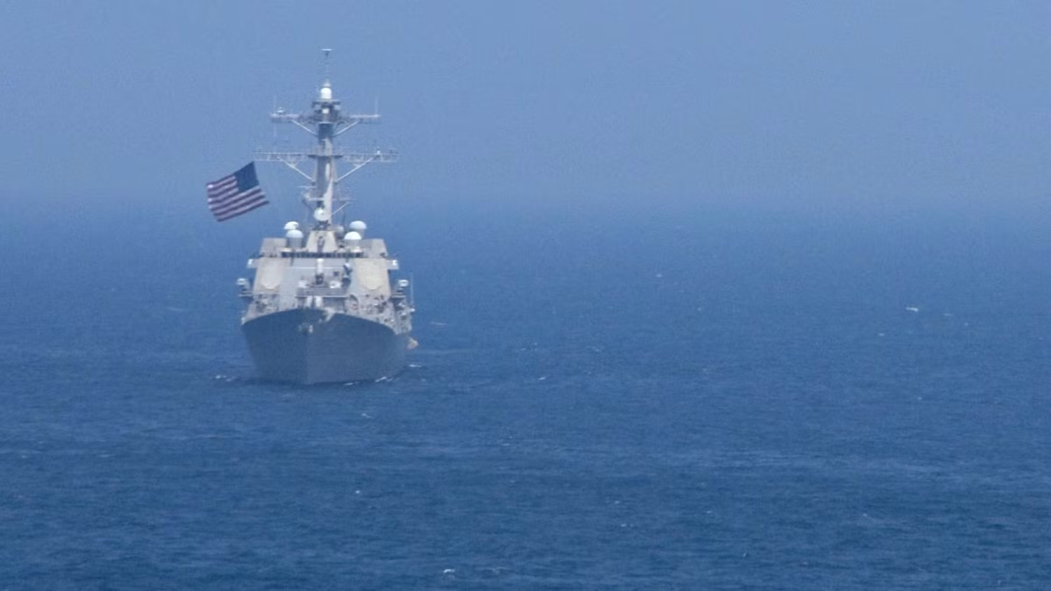 Hoạt động của tàu USS Lassen ở Xu Bi hôm 27/10 bản chất là gì vẫn còn là ẩn số. Hoạt động của tàu USS Lassen ở Xu Bi hôm 27/10 bản chất là gì vẫn còn là ẩn số.