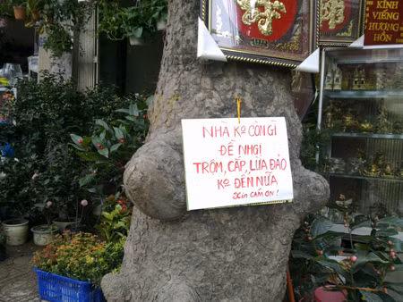 Thông báo rõ ràng cho trộm cắp dễ bề lựa chọn "mục tiêu" để "tấn công" tránh mất công vào trộm mà không khoắng được gì! Thông báo rõ ràng cho trộm cắp dễ bề lựa chọn "mục tiêu" để "tấn công" tránh mất công vào trộm mà không khoắng được gì!