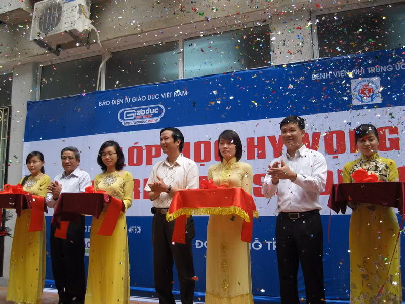Chính thức khai giảng lớp học Hy vọng tại Bệnh viện Nhi ảnh 9