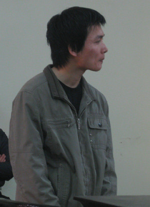 Hương trước vành móng ngựa. Ảnh: Việt Dũng.