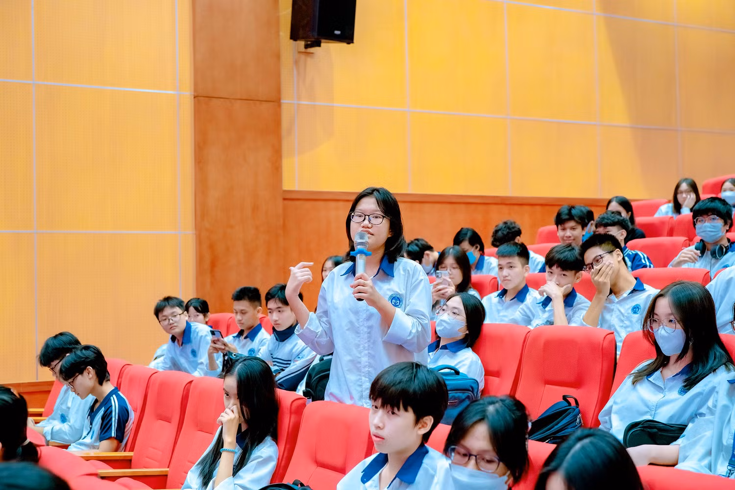 Hoạt động tư vấn tuyển sinh du học tại Trường Trung học phổ thông Chuyên Vĩnh Phúc. Ảnh: Fanpage nhà trường