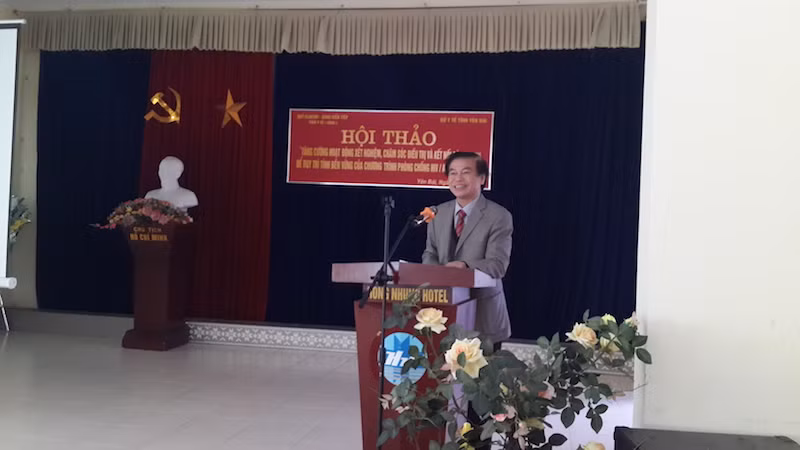 PGS.TS Bùi Đức Dương, Phó Cục trưởng Cục Phòng, chống HIV/AIDS phát biểu chỉ đạo tại hội thảo.