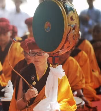 Nghi thức của buổi lễ (ảnh: MINH TÂM)