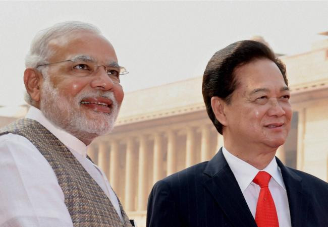 Thủ tướng Ấn Độ Narendra Modi và Thủ tướng Nguyễn Tấn Dũng. Thủ tướng Ấn Độ Narendra Modi và Thủ tướng Nguyễn Tấn Dũng.