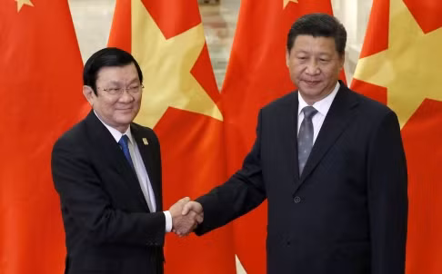 Chủ tịch nước Trương Tấn Sang và Chủ tịch Trung Quốc Tập Cận Bình bên lề diễn đàn APEC. Ảnh: South China Morning Post. Chủ tịch nước Trương Tấn Sang và Chủ tịch Trung Quốc Tập Cận Bình bên lề diễn đàn APEC. Ảnh: South China Morning Post.