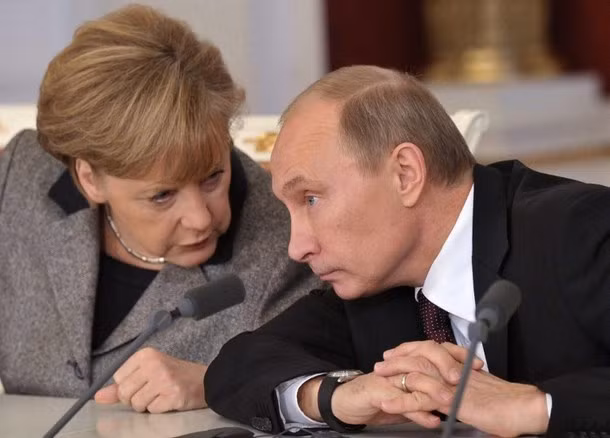 Thủ tướng Đức Angela Merkel và Tổng thống Nga Vladimir Putin. Thủ tướng Đức Angela Merkel và Tổng thống Nga Vladimir Putin.