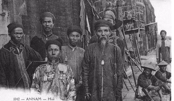 Các vị quan triều Nguyễn.