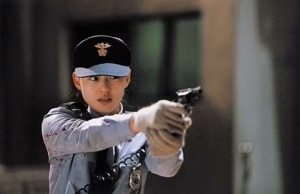 Jeon Ji Hyun trong phim “My Sassy Girl”. Jeon Ji Hyun trong phim “My Sassy Girl”.