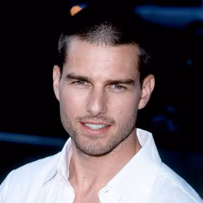 Tom Cruise của năm 2001 lừng lẫy với phim bom tấn “Minority Report” và sau đó là phim “The Others”. Tom Cruise của năm 2001 lừng lẫy với phim bom tấn “Minority Report” và sau đó là phim “The Others”.