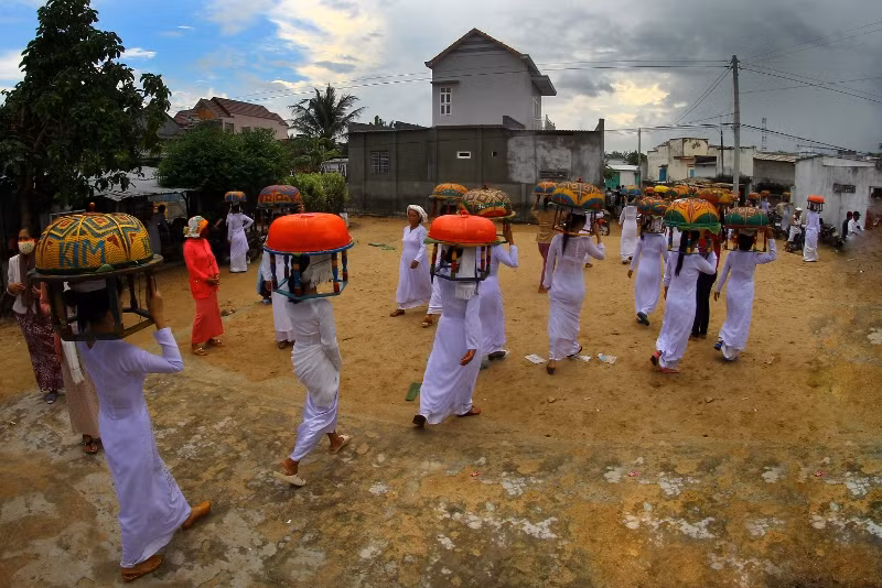 Nhiếp ảnh gia Hoàng Giang Hải- thành viên Ban Giám Khảo, cho biết: “Về cơ bản, đề tài nào cũng nhiều ảnh, thể hiện nhiều góc độ khác nhau. Về không gian, hầu hết các đề tài đều được chụp ở nhiều vùng miền khác nhau, trải dài trên khắp cả nước, ví dụ như đề tài phong cảnh được thể hiện núi và biển ở khắp nơi và đề tài về cuộc sống con người miêu tả nhiều dân tộc thiểu số khác nhau từ vùng núi phía Bắc đến miền Tây Nam bộ”.
