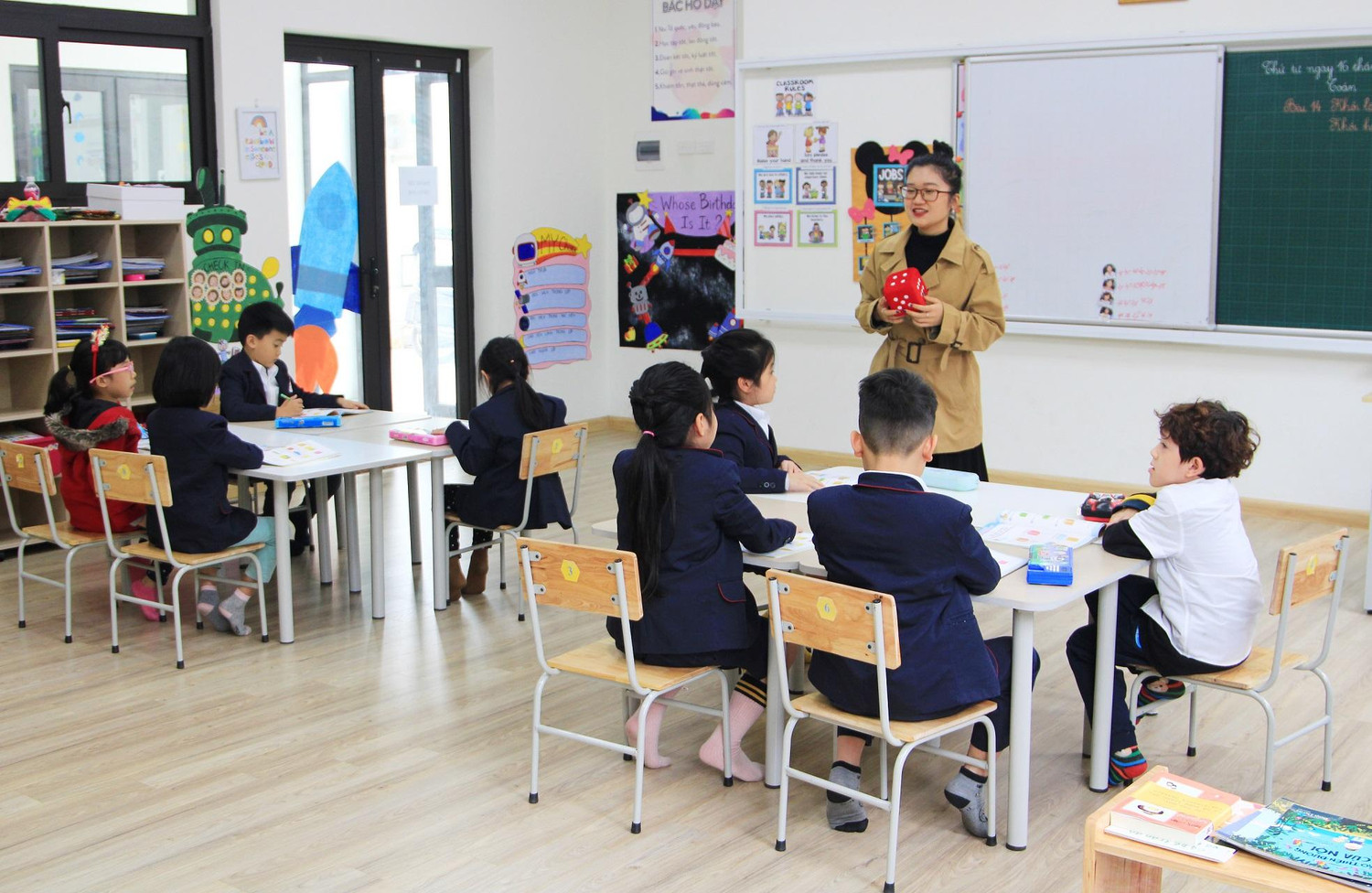 Lớp học đa chiều, linh hoạt và có thể luân chuyển, mở rộng. Lớp học đa chiều, linh hoạt và có thể luân chuyển, mở rộng.