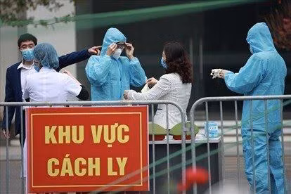 Hà Nội khẩn trương truy vết, khoanh vùng chống dịch Covid-19. Ảnh: Báo Lao động. Hà Nội khẩn trương truy vết, khoanh vùng chống dịch Covid-19. Ảnh: Báo Lao động.