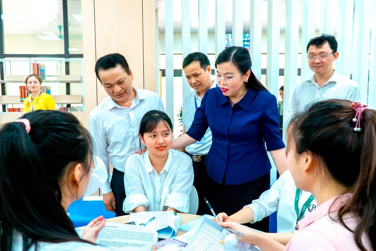 Đồng chí Nguyễn Thanh Hải - Bí thư tỉnh ủy Thái Nguyên khích lệ sinh viên của Đại học Thái Nguyên nỗ lực học tập, sáng tạo. ảnh: GDVN.