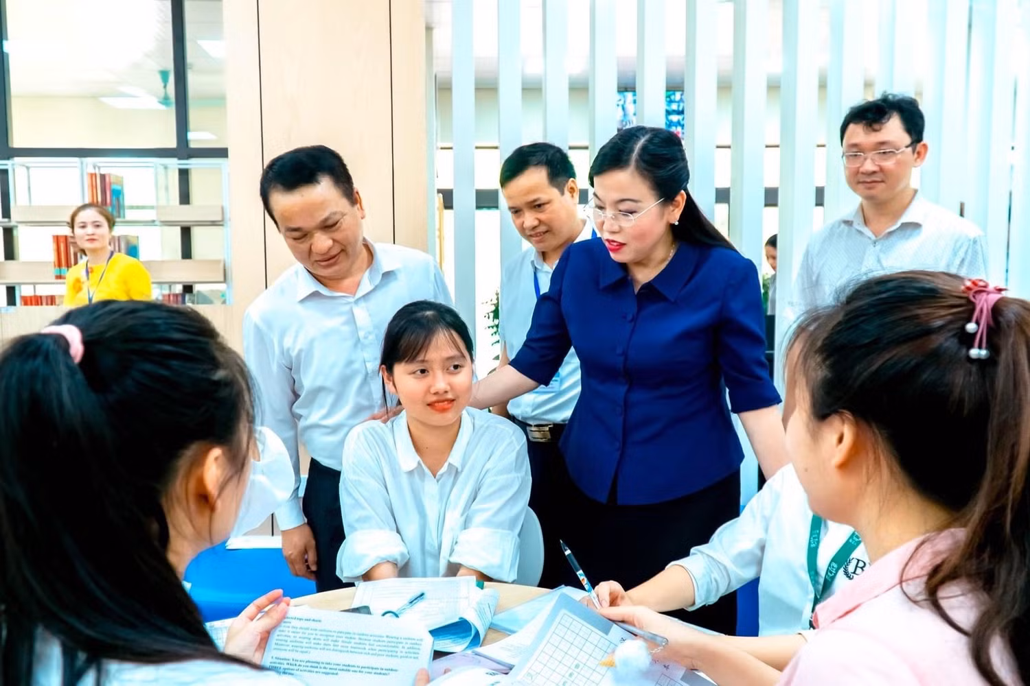 Đồng chí Nguyễn Thanh Hải - Bí thư tỉnh ủy Thái Nguyên khích lệ sinh viên của Đại học Thái Nguyên nỗ lực học tập, sáng tạo. ảnh: GDVN.