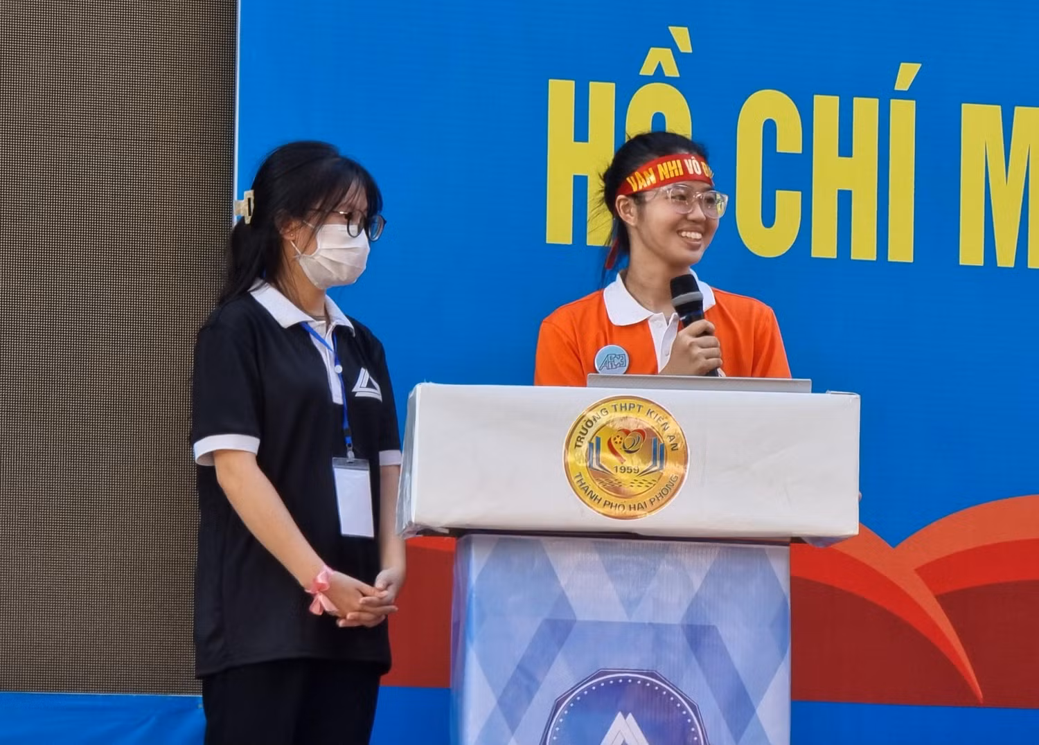 Thí sinh Trịnh Thị Vân Nhi giới thiệu bản thân (Ảnh: Phương Linh)
